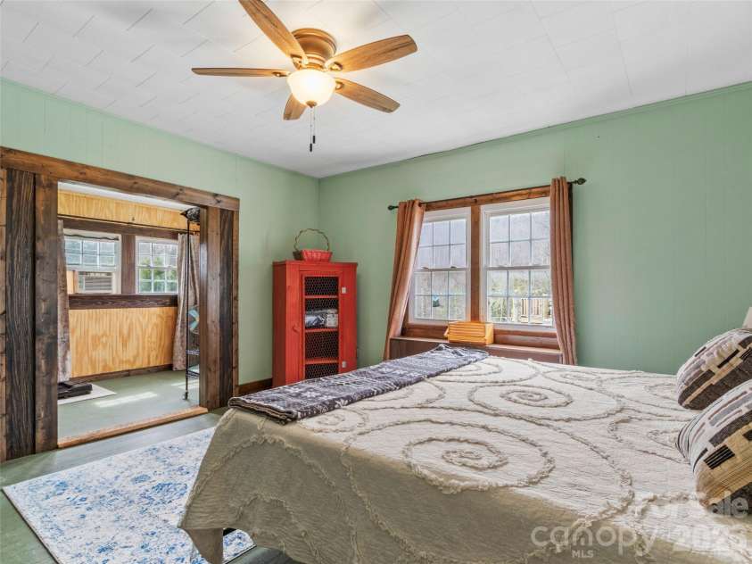 138 Robert Phillips Road, Bakersville, NC 28705.  MLS# CAR4361087, YatesRealty ID 11628. 