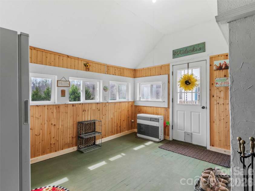 138 Robert Phillips Road, Bakersville, NC 28705.  MLS# CAR4361087, YatesRealty ID 11628. 