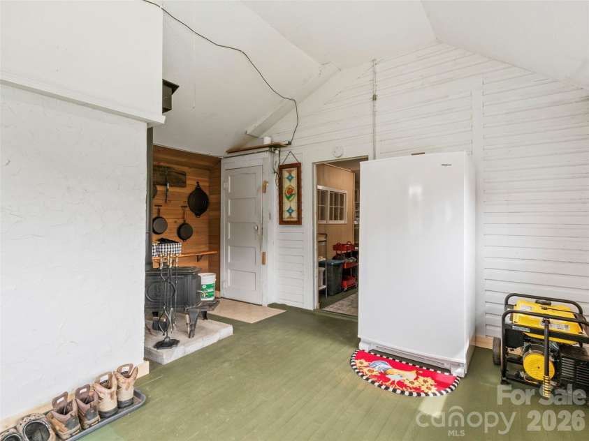 138 Robert Phillips Road, Bakersville, NC 28705.  MLS# CAR4361087, YatesRealty ID 11628. 