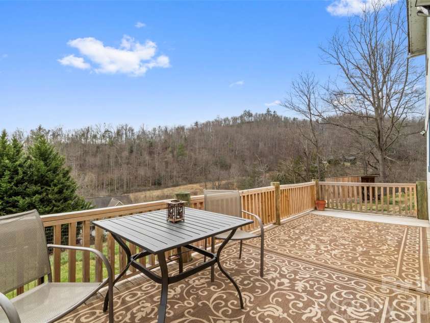 138 Robert Phillips Road, Bakersville, NC 28705.  MLS# CAR4361087, YatesRealty ID 11628. 