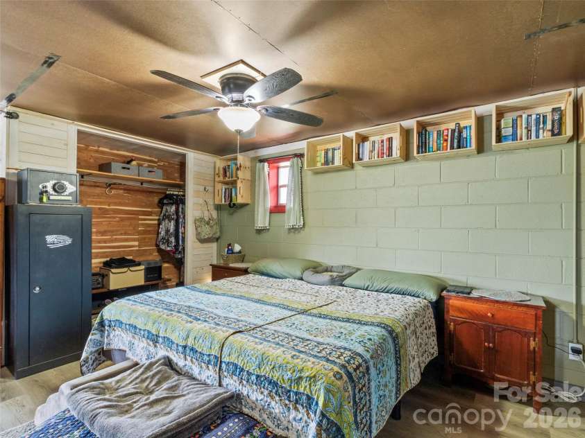 138 Robert Phillips Road, Bakersville, NC 28705.  MLS# CAR4361087, YatesRealty ID 11628. 