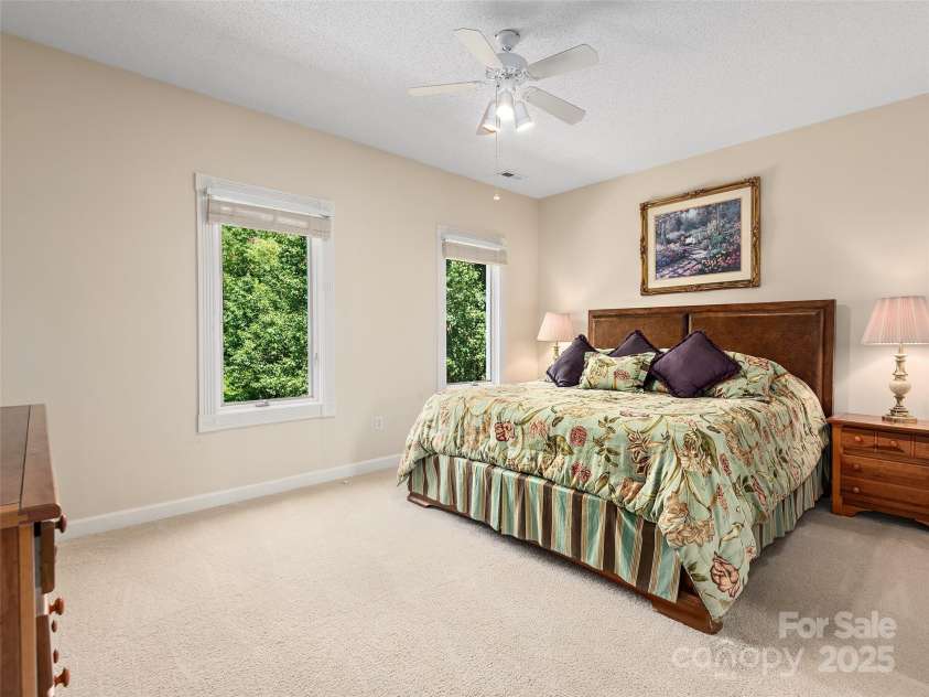 442 Heather Marie Drive, Hendersonville, NC 28792.  MLS# CAR4217083, YatesRealty ID 11628. 