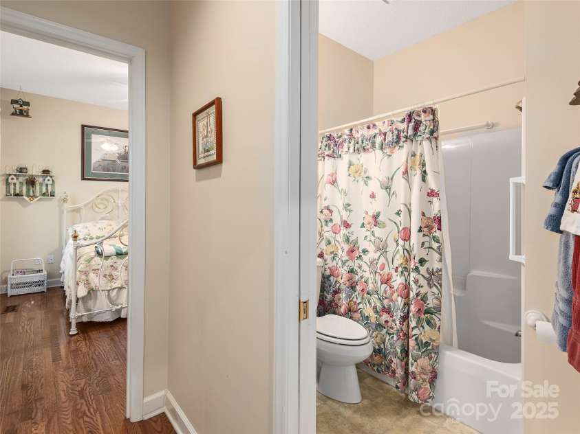 442 Heather Marie Drive, Hendersonville, NC 28792.  MLS# CAR4217083, YatesRealty ID 11628. 