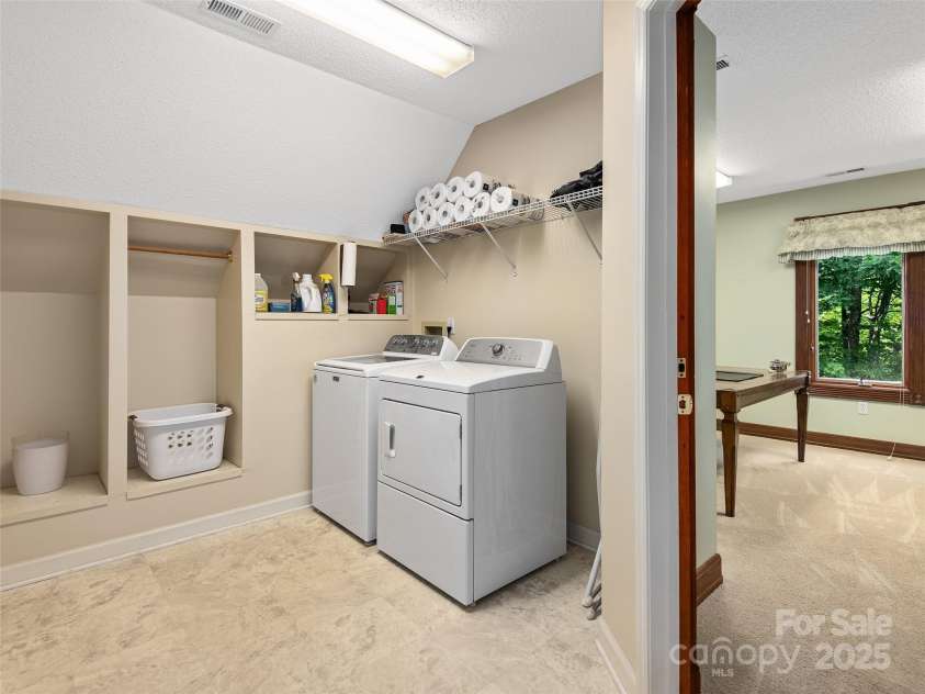 442 Heather Marie Drive, Hendersonville, NC 28792.  MLS# CAR4217083, YatesRealty ID 11628. 