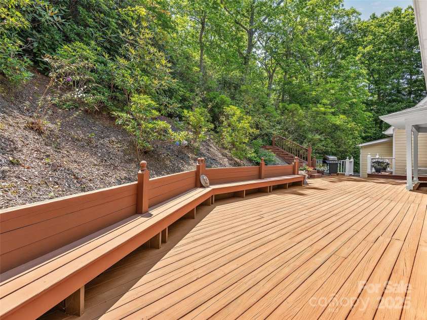 442 Heather Marie Drive, Hendersonville, NC 28792.  MLS# CAR4217083, YatesRealty ID 11628. 