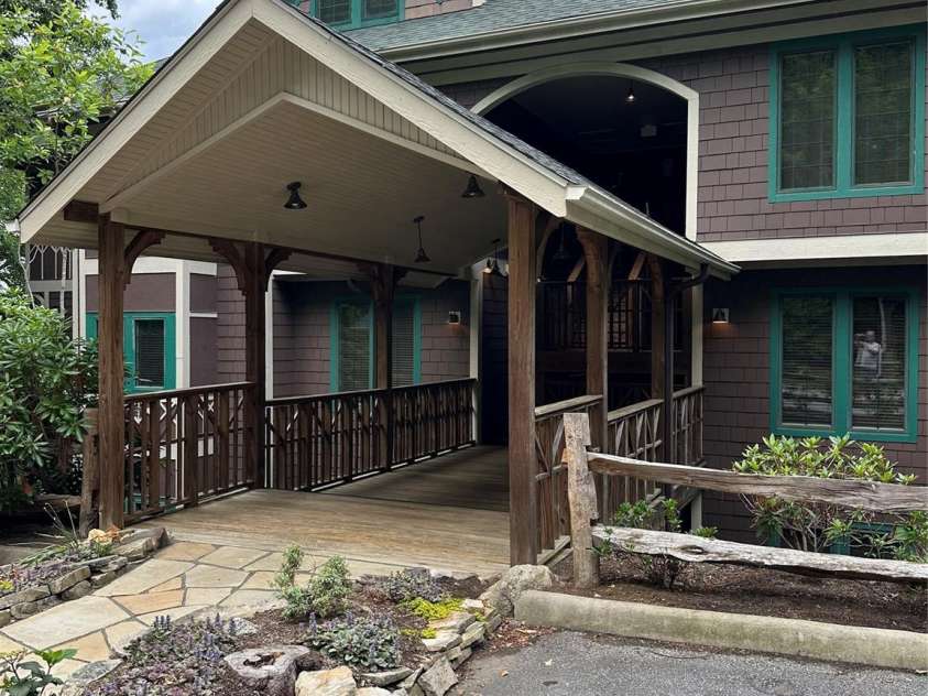 222 Creekside Way, Burnsville, NC 28714.  MLS# CAR4250039, YatesRealty ID 1163. 