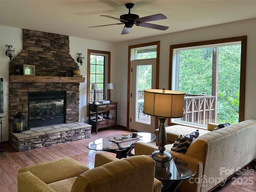 222 Creekside Way, Burnsville, NC 28714.  MLS# CAR4250039, YatesRealty ID 1163. 