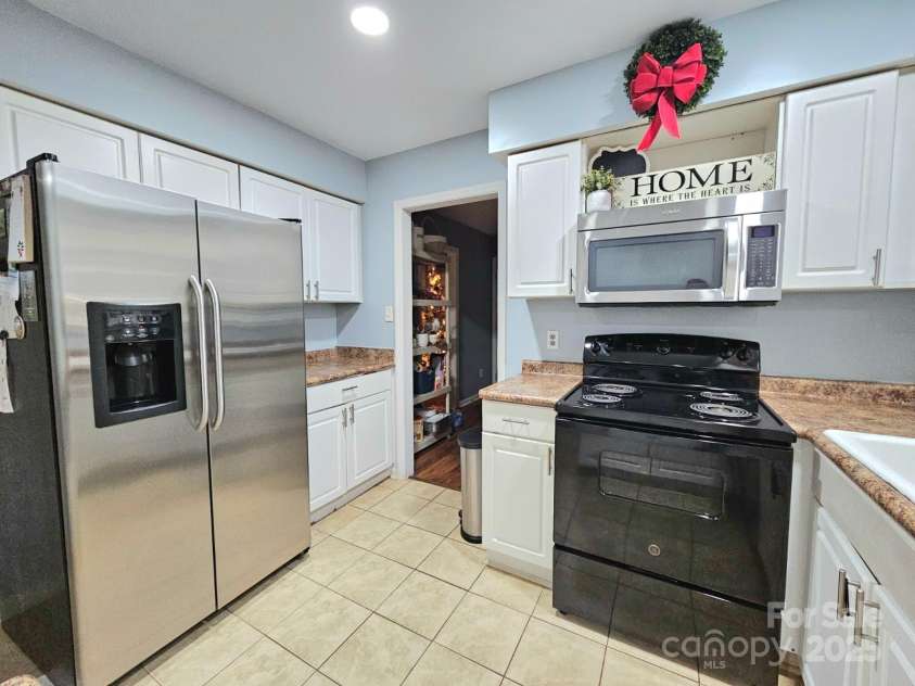 7344 Rena Mae Lane, Charlotte, NC 28227.  MLS# CAR4327973, YatesRealty ID 1163. 