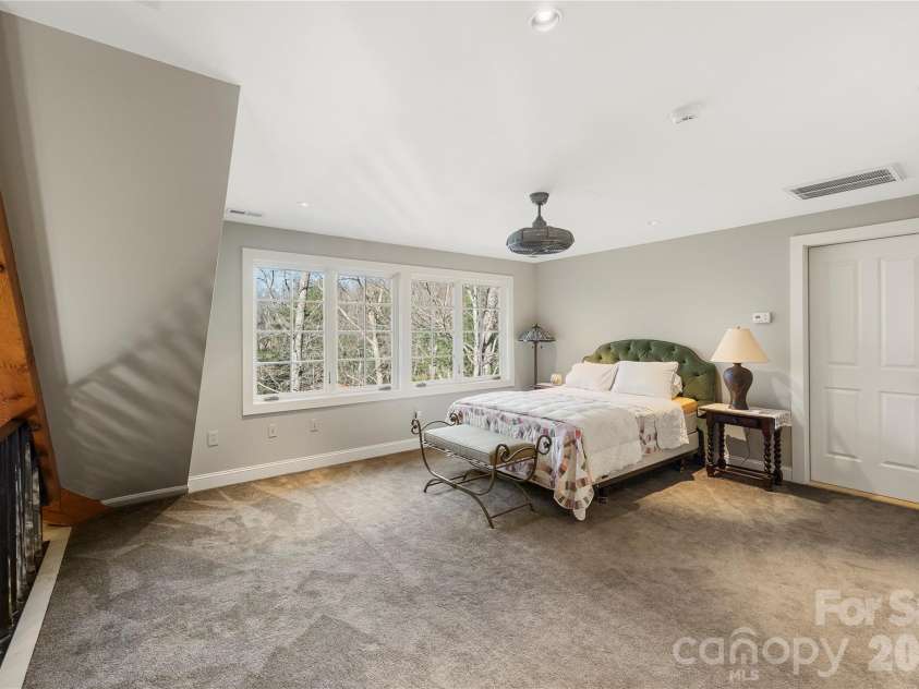 2186 Long Rifle Ridge Road, Nebo, NC 28761.  MLS# CAR4349761, YatesRealty ID 11631. 