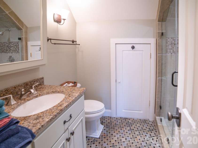 2186 Long Rifle Ridge Road, Nebo, NC 28761.  MLS# CAR4349761, YatesRealty ID 11631. 