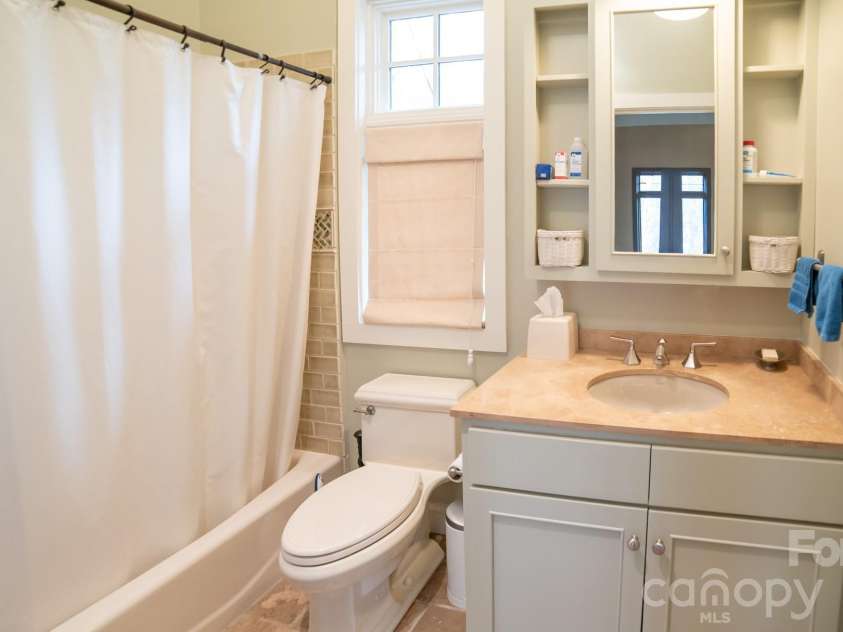 2186 Long Rifle Ridge Road, Nebo, NC 28761.  MLS# CAR4349761, YatesRealty ID 11631. 