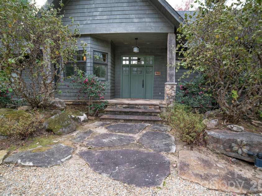2186 Long Rifle Ridge Road, Nebo, NC 28761.  MLS# CAR4349761, YatesRealty ID 11631. 