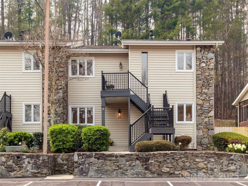 610 Britton Creek Drive, Hendersonville, NC 28791.  MLS# CAR4231552, YatesRealty ID 11631. 