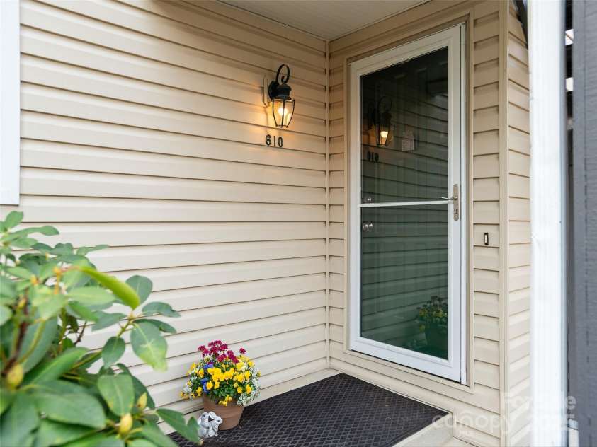 610 Britton Creek Drive, Hendersonville, NC 28791.  MLS# CAR4231552, YatesRealty ID 11631. 