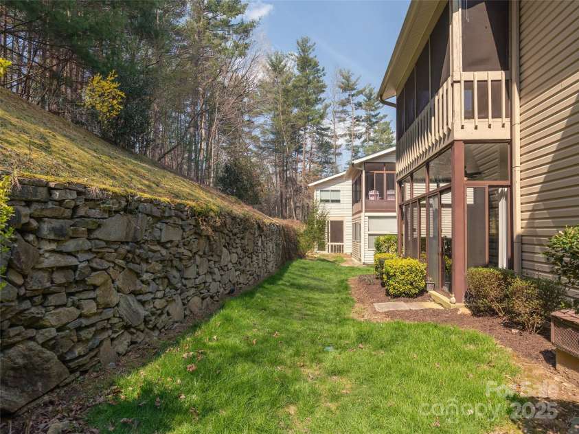 610 Britton Creek Drive, Hendersonville, NC 28791.  MLS# CAR4231552, YatesRealty ID 11631. 