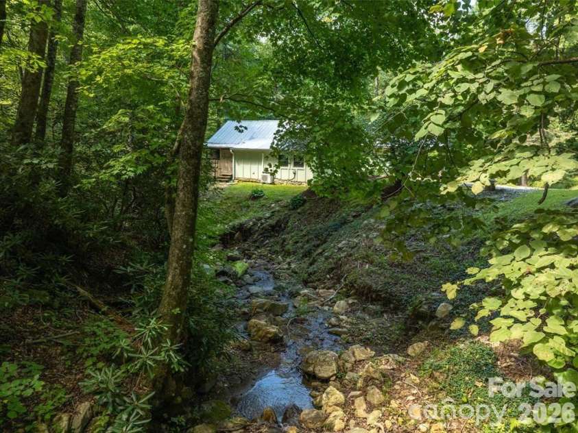 347 Blackberry Inn Road, Weaverville, NC 28787.  MLS# CAR4356059, YatesRealty ID 11632. 