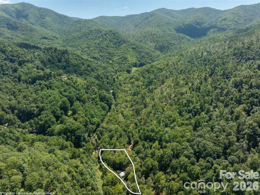 347 Blackberry Inn Road, Weaverville, NC 28787.  MLS# CAR4356059, YatesRealty ID 11632. 
