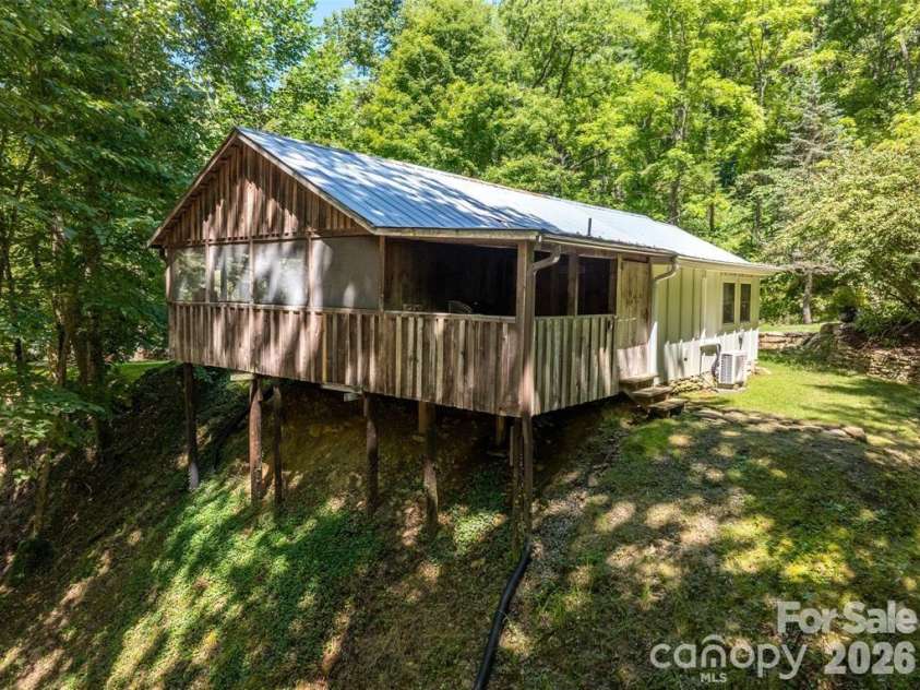 347 Blackberry Inn Road, Weaverville, NC 28787.  MLS# CAR4356059, YatesRealty ID 11632. 