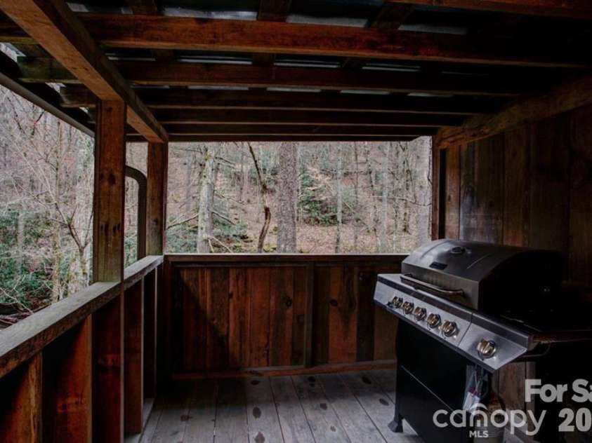 347 Blackberry Inn Road, Weaverville, NC 28787.  MLS# CAR4356059, YatesRealty ID 11632. 