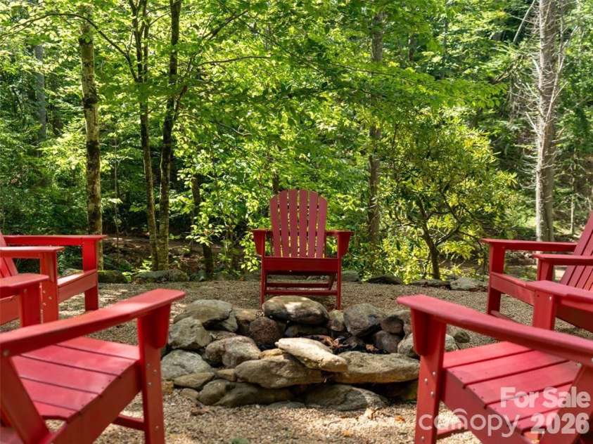 347 Blackberry Inn Road, Weaverville, NC 28787.  MLS# CAR4356059, YatesRealty ID 11632. 