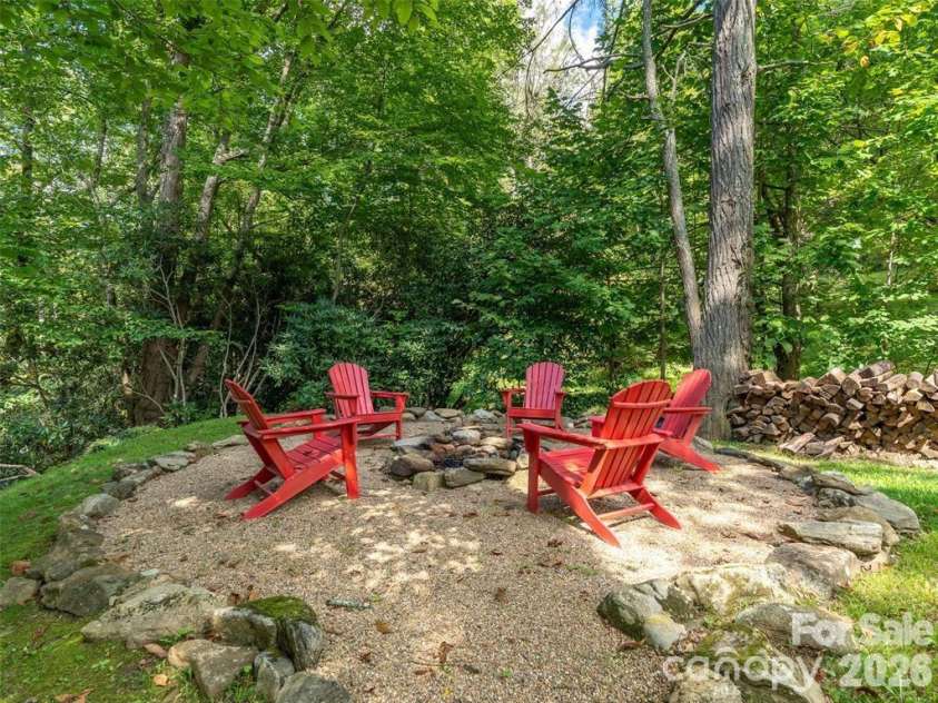 347 Blackberry Inn Road, Weaverville, NC 28787.  MLS# CAR4356059, YatesRealty ID 11632. 