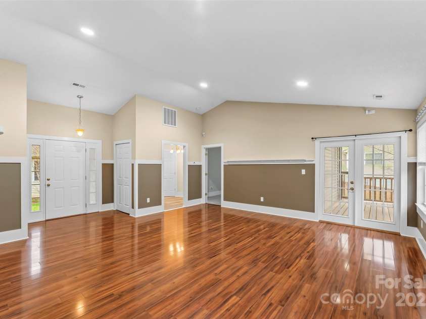 95 Wildwood Forest Lane, Mills River, NC 28759.  MLS# CAR4244882, YatesRealty ID 11632. 