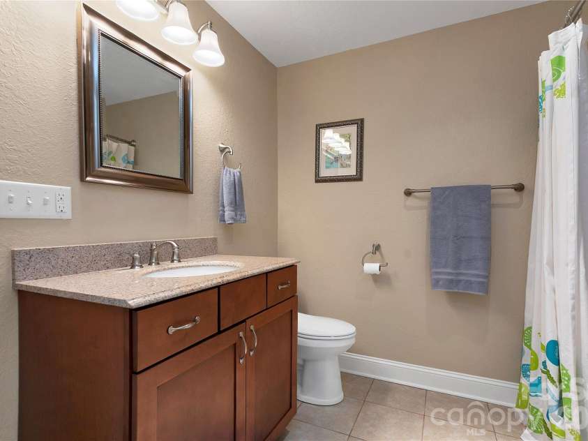 123 Isuhdavga Court, Brevard, NC 28712.  MLS# CAR4354135, YatesRealty ID 11633. 