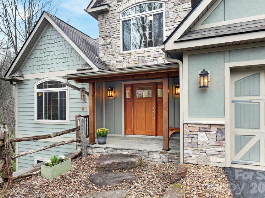 123 Isuhdavga Court, Brevard, NC 28712.  MLS# CAR4354135, YatesRealty ID 11633. 