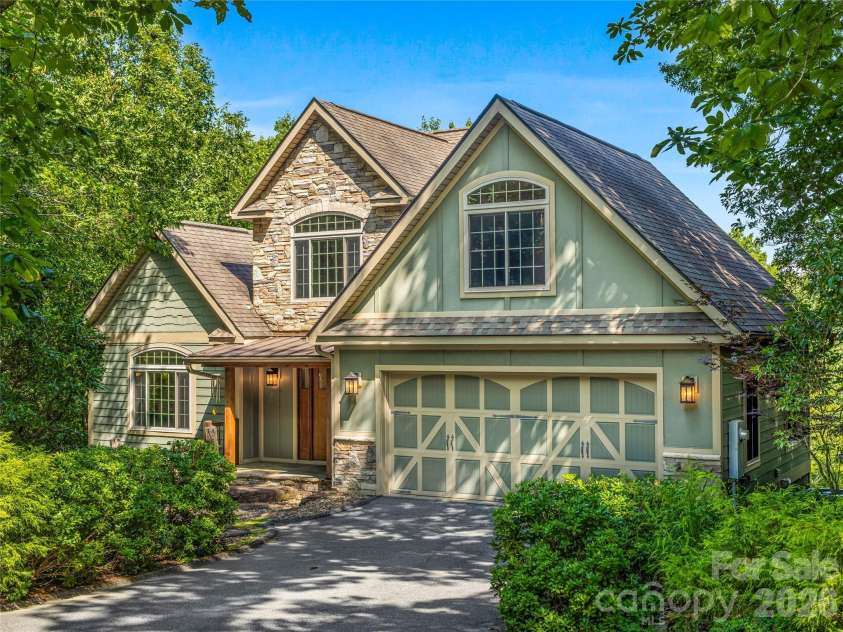 123 Isuhdavga Court, Brevard, NC 28712.  MLS# CAR4418936, YatesRealty ID 11633. 