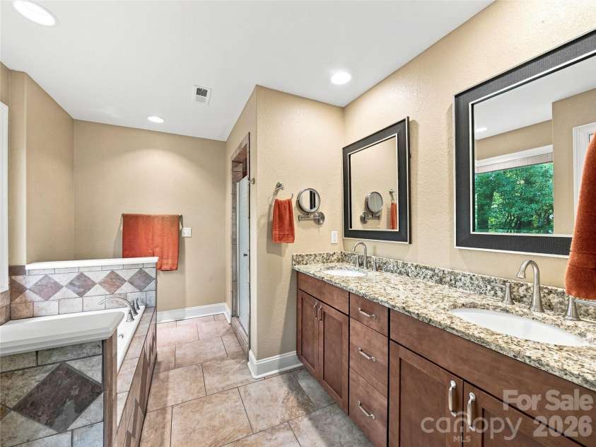 123 Isuhdavga Court, Brevard, NC 28712.  MLS# CAR4418936, YatesRealty ID 11633. 