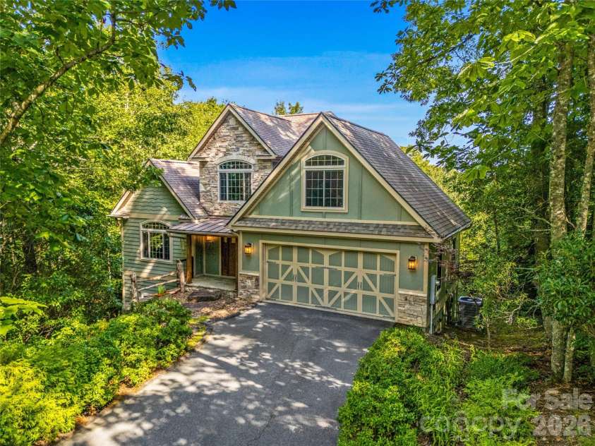 123 Isuhdavga Court, Brevard, NC 28712.  MLS# CAR4418936, YatesRealty ID 11633. 