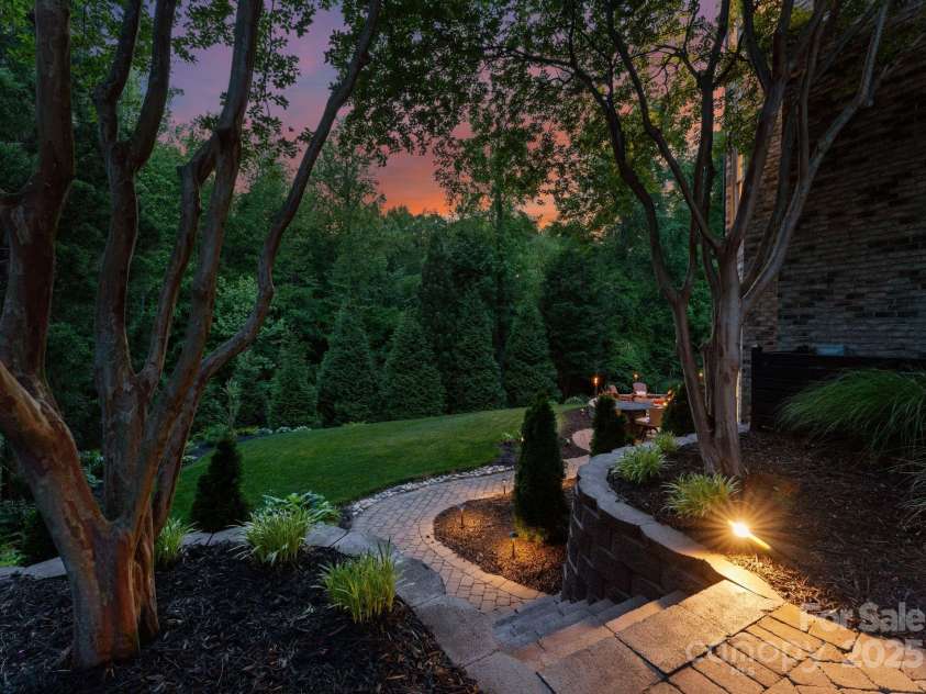 1021 Westbury Drive, Matthews, NC 28104.  MLS# CAR4252670, YatesRealty ID 11634. 