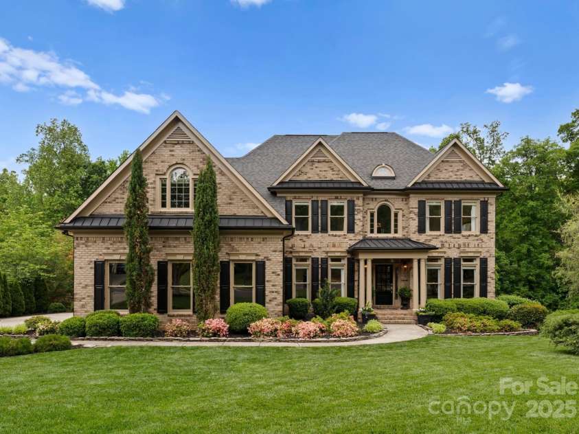 1021 Westbury Drive, Matthews, NC 28104.  MLS# CAR4252670, YatesRealty ID 11634. 