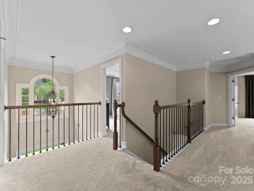 1021 Westbury Drive, Matthews, NC 28104.  MLS# CAR4252670, YatesRealty ID 11634. 