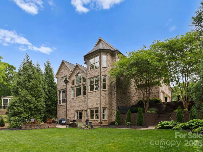 1021 Westbury Drive, Matthews, NC 28104.  MLS# CAR4252670, YatesRealty ID 11634. 