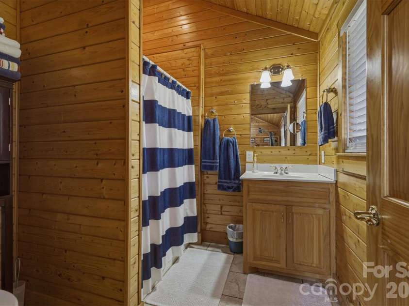 5895 Old Hwy 70 Road, Morganton, NC 28655.  MLS# CAR4352481, YatesRealty ID 11634. Full Bathroom upper level