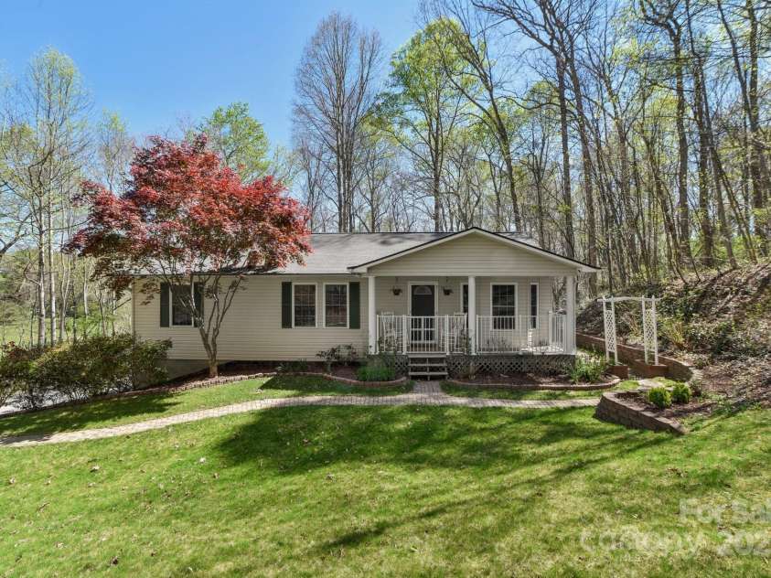 53 Haly Ho Drive, Candler, NC 28715.  MLS# CAR4250677, YatesRealty ID 11635. 