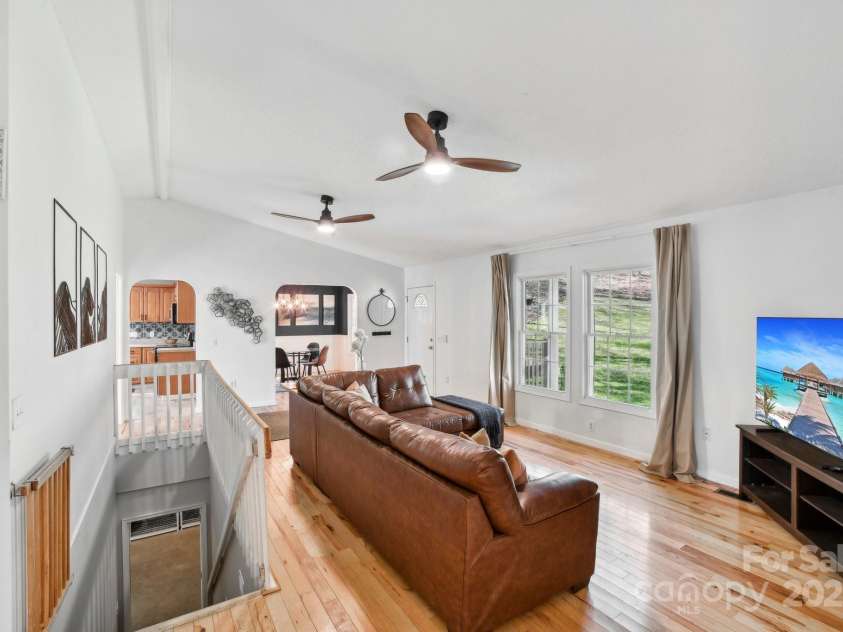 53 Haly Ho Drive, Candler, NC 28715.  MLS# CAR4250677, YatesRealty ID 11635. 