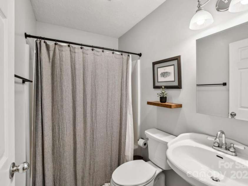 53 Haly Ho Drive, Candler, NC 28715.  MLS# CAR4250677, YatesRealty ID 11635. 