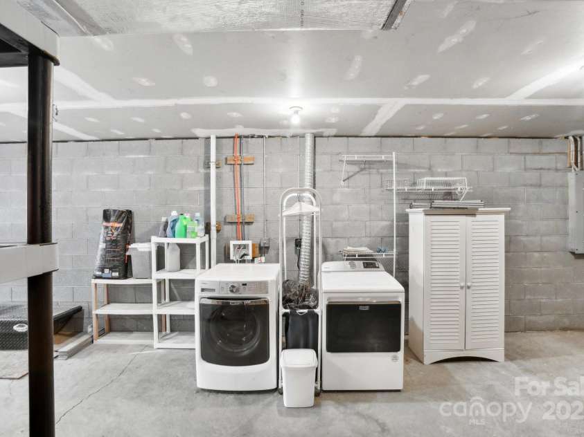 53 Haly Ho Drive, Candler, NC 28715.  MLS# CAR4250677, YatesRealty ID 11635. 