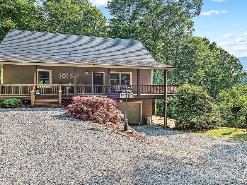 616 Appaloosa Trail, Waynesville, NC 28785.  MLS# CAR4356545, YatesRealty ID 11635. 