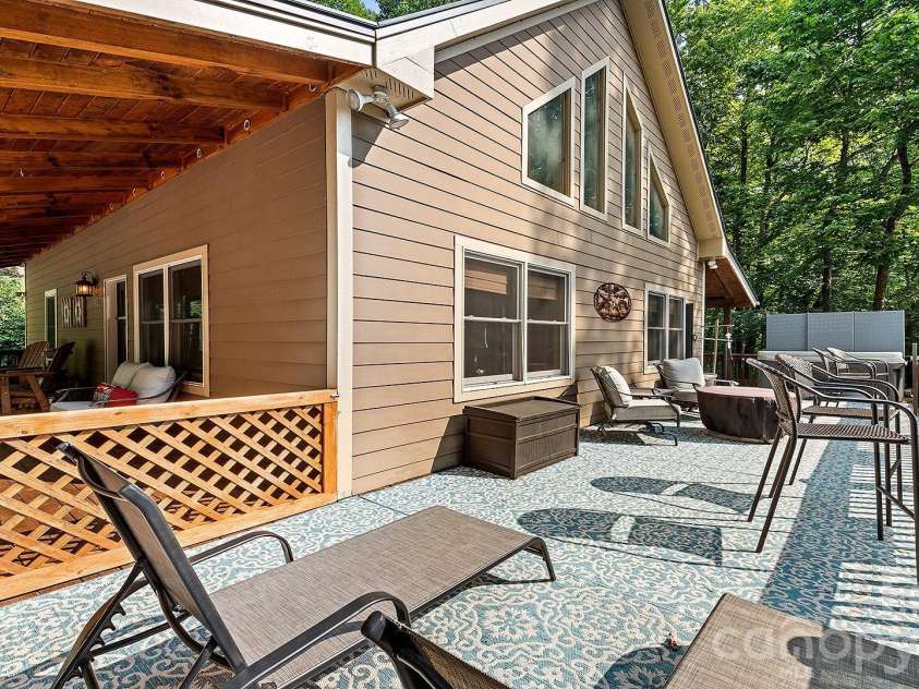 616 Appaloosa Trail, Waynesville, NC 28785.  MLS# CAR4356545, YatesRealty ID 11635. 