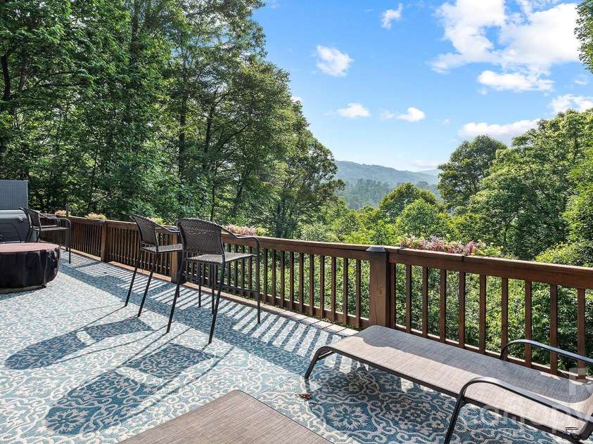 616 Appaloosa Trail, Waynesville, NC 28785.  MLS# CAR4356545, YatesRealty ID 11635. 