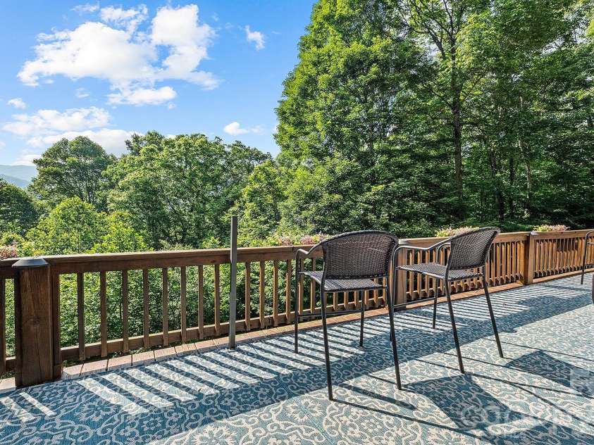 616 Appaloosa Trail, Waynesville, NC 28785.  MLS# CAR4356545, YatesRealty ID 11635. 