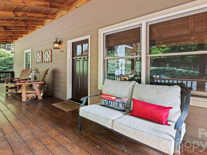 616 Appaloosa Trail, Waynesville, NC 28785.  MLS# CAR4356545, YatesRealty ID 11635. 
