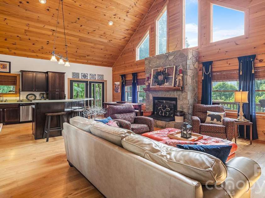 616 Appaloosa Trail, Waynesville, NC 28785.  MLS# CAR4356545, YatesRealty ID 11635. 