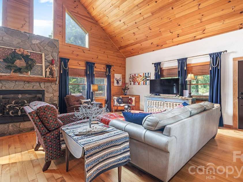 616 Appaloosa Trail, Waynesville, NC 28785.  MLS# CAR4356545, YatesRealty ID 11635. 