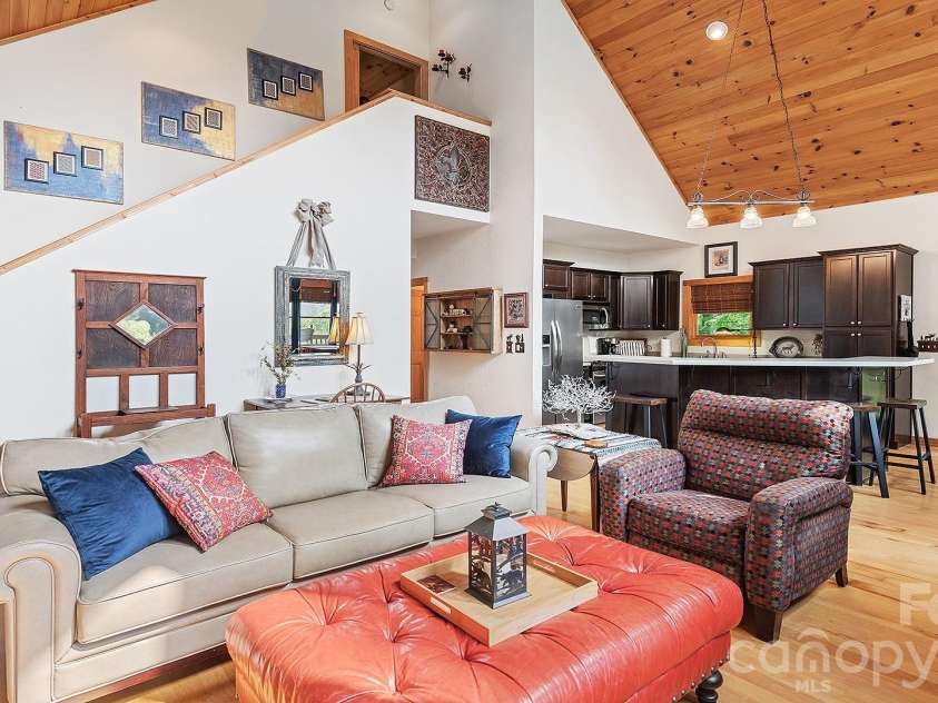 616 Appaloosa Trail, Waynesville, NC 28785.  MLS# CAR4356545, YatesRealty ID 11635. 
