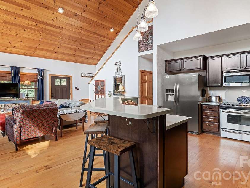 616 Appaloosa Trail, Waynesville, NC 28785.  MLS# CAR4356545, YatesRealty ID 11635. 