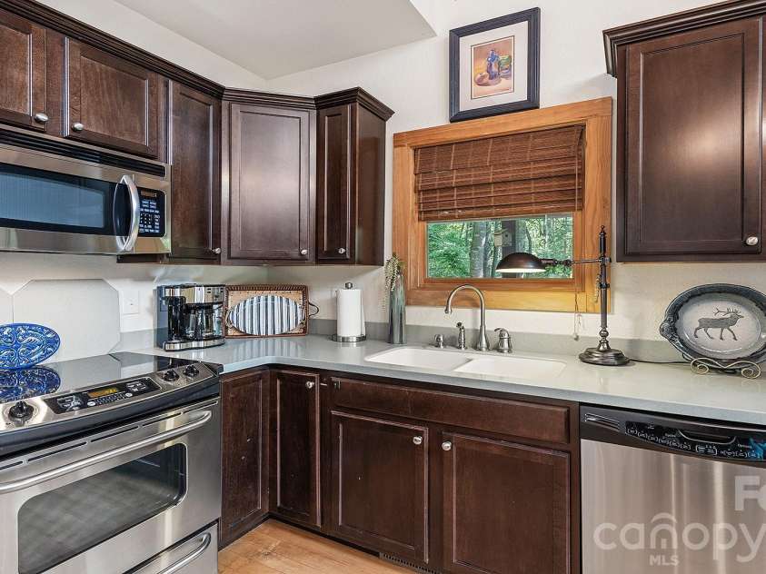 616 Appaloosa Trail, Waynesville, NC 28785.  MLS# CAR4356545, YatesRealty ID 11635. 